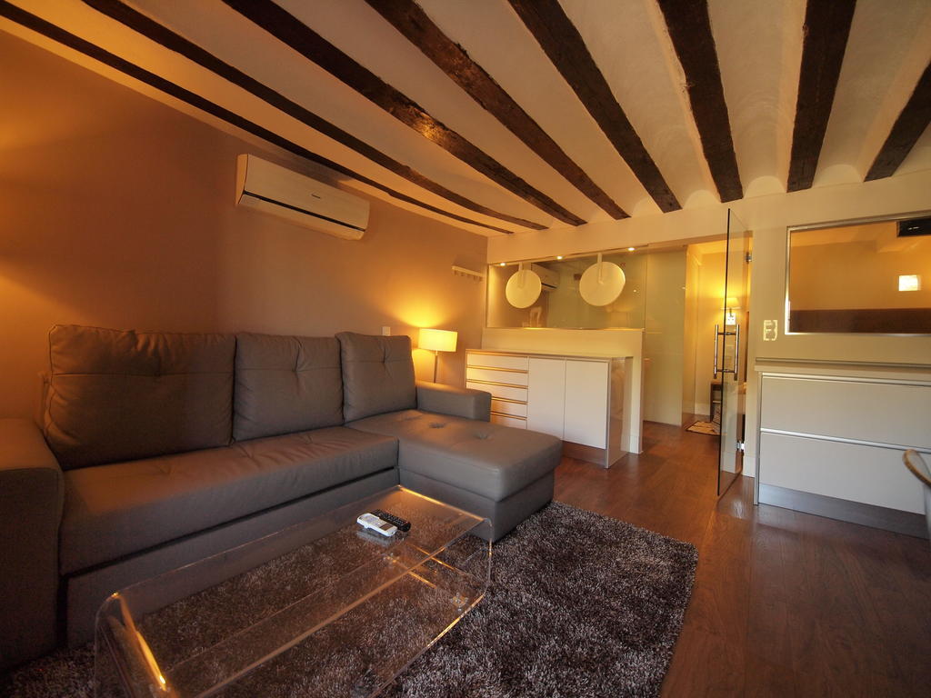 Los Ojos De La Mora Apartamentos Boutique Cuenca  Room photo